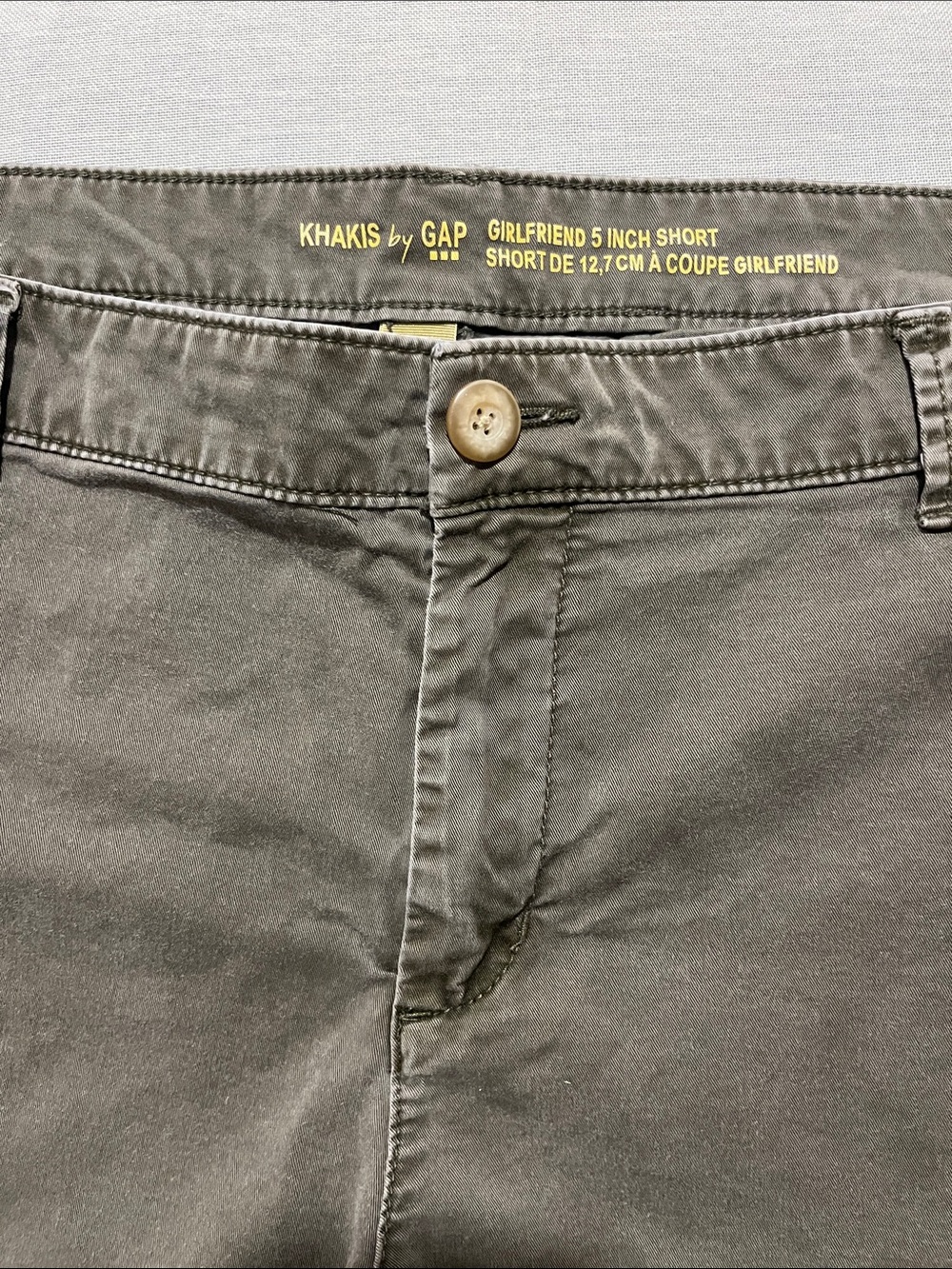 GAP, women’s, Dark Olive Cotton, Girlfriend  5” shorts, size 18 - Picture 2 of 5